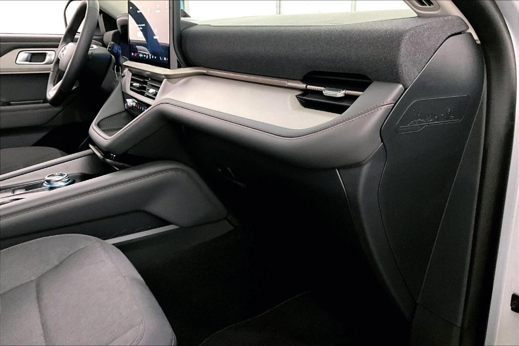 new 2025 Ford Explorer car, priced at $39,500