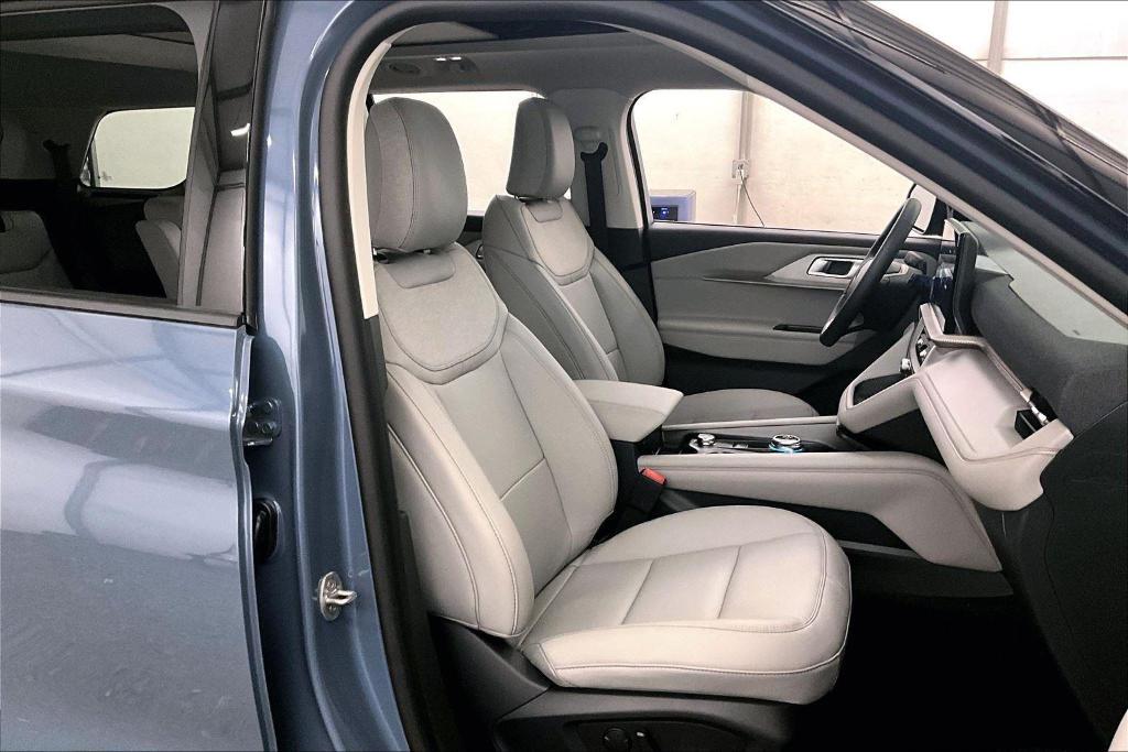 new 2025 Ford Explorer car, priced at $47,500