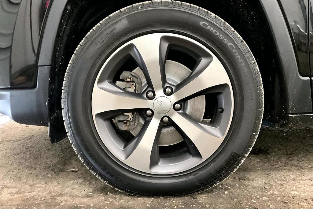 used 2020 Jeep Cherokee car, priced at $20,000