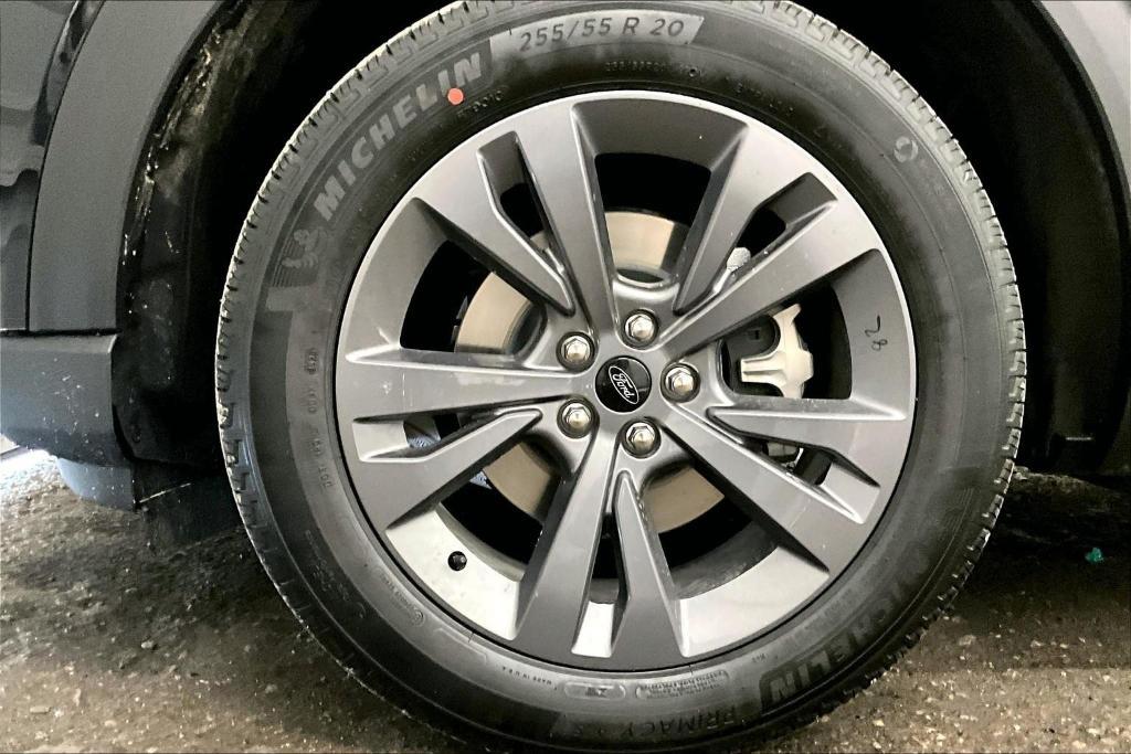 new 2025 Ford Explorer car, priced at $44,632