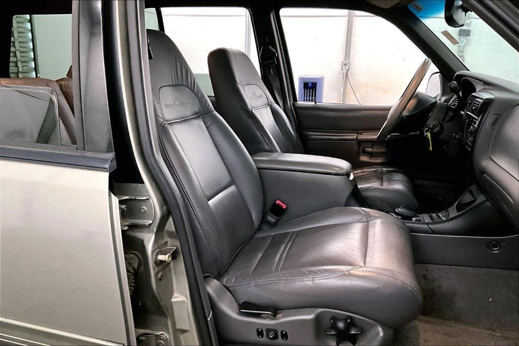 used 2000 Mercury Mountaineer car, priced at $3,977