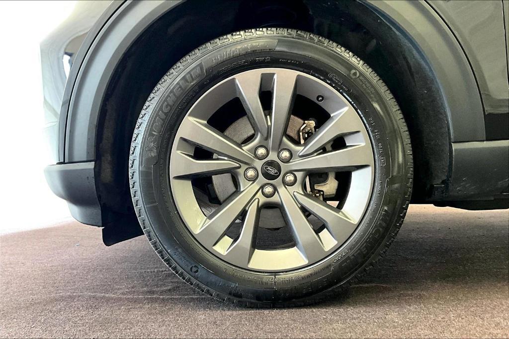used 2022 Ford Explorer car, priced at $32,000