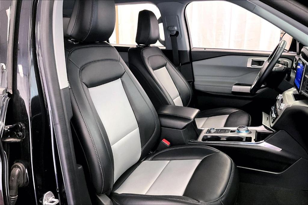 used 2022 Ford Explorer car, priced at $32,000