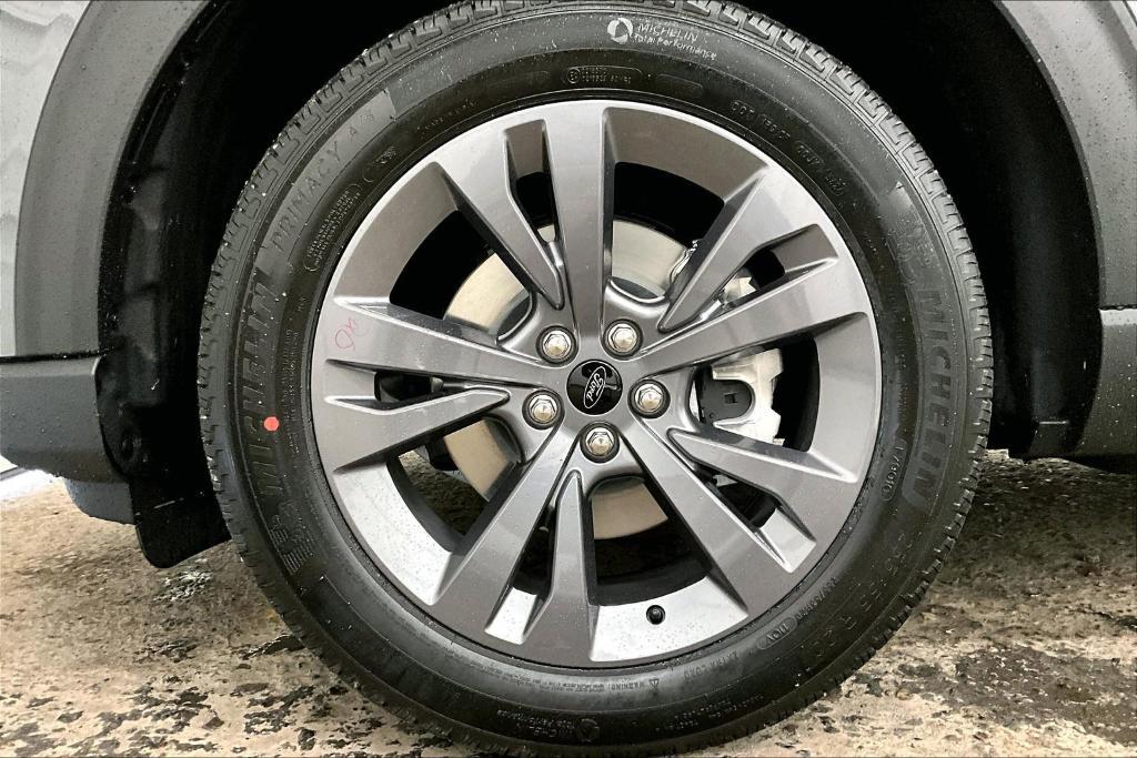 new 2025 Ford Explorer car, priced at $44,500
