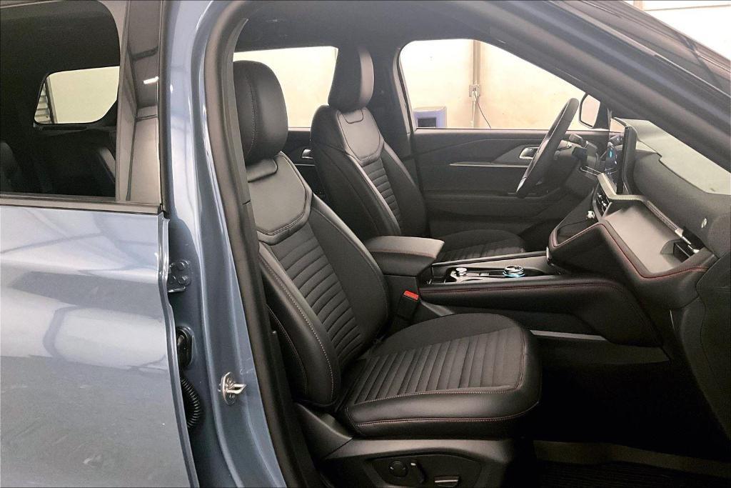 new 2025 Ford Explorer car, priced at $46,000