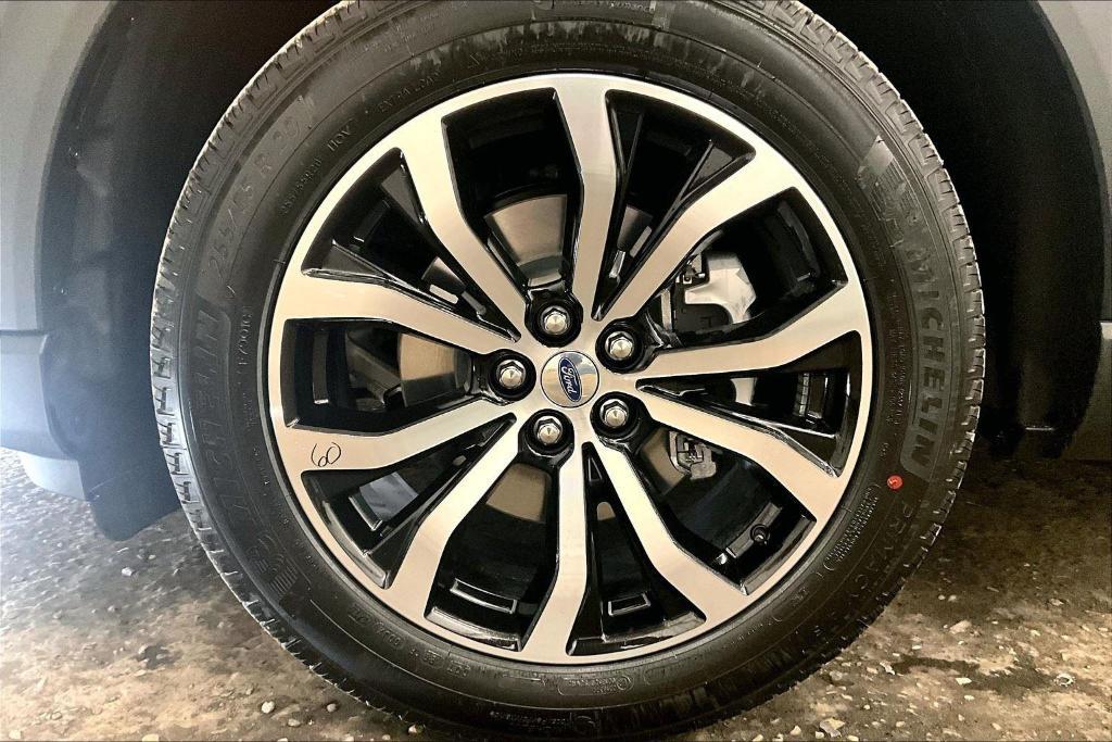 new 2025 Ford Explorer car, priced at $46,000