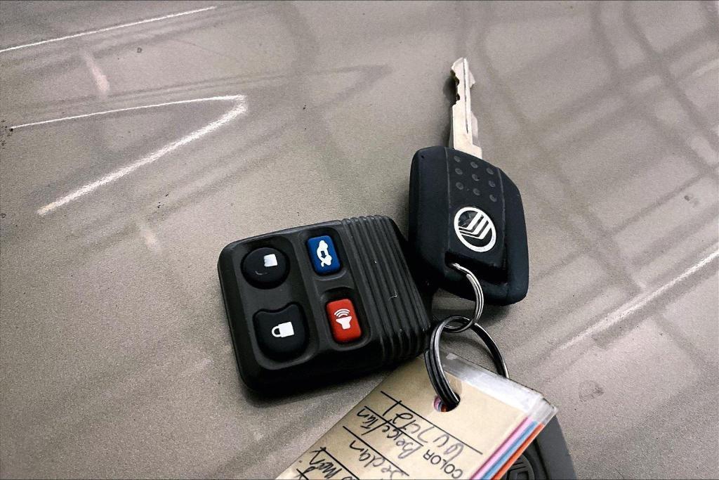 used 2003 Mercury Grand Marquis car, priced at $10,077