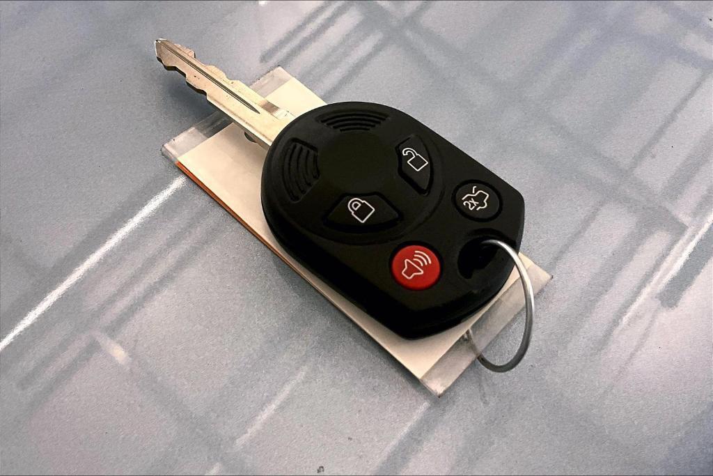 used 2009 Ford Escape Hybrid car, priced at $9,988