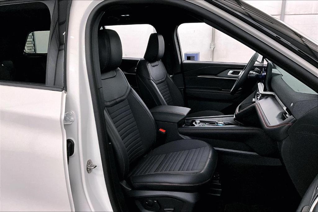 new 2025 Ford Explorer car, priced at $46,780