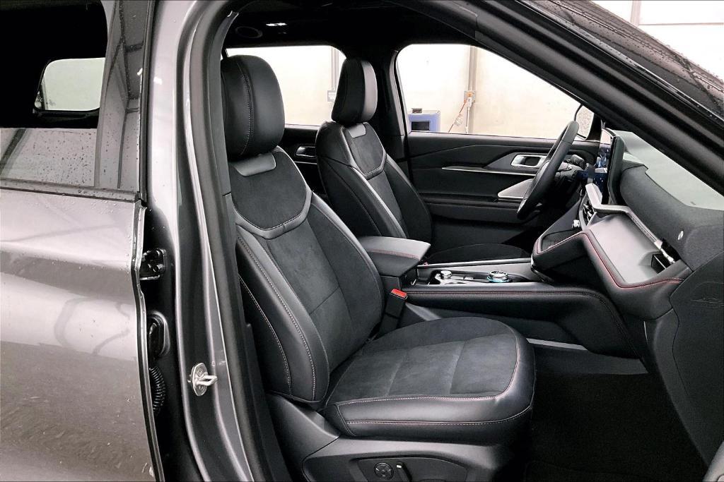 new 2025 Ford Explorer car, priced at $57,962