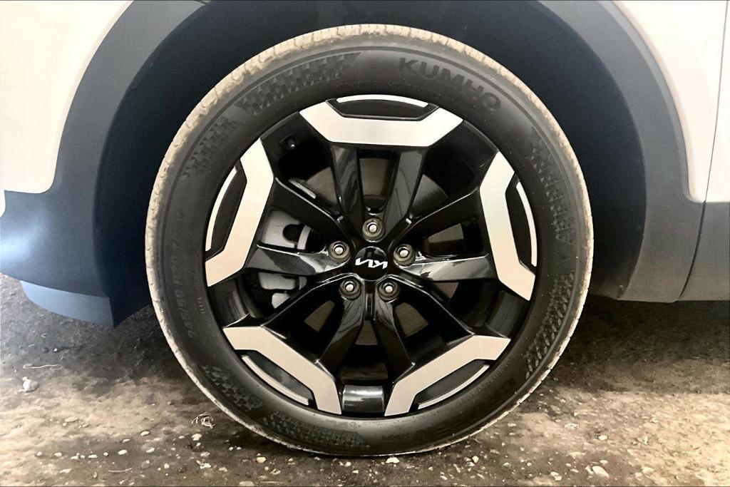 used 2023 Kia Telluride car, priced at $32,000