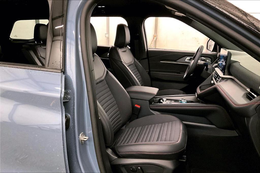 new 2025 Ford Explorer car, priced at $45,998