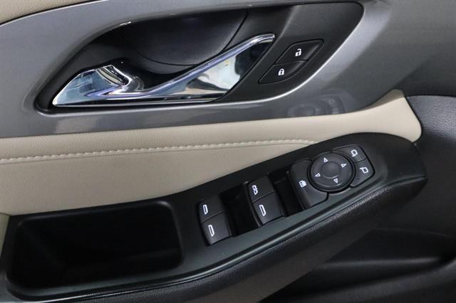 used 2023 Chevrolet Traverse car, priced at $32,399