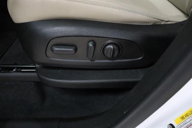 used 2023 Chevrolet Traverse car, priced at $32,399