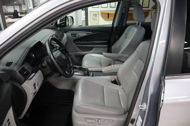 used 2022 Honda Pilot car, priced at $29,999