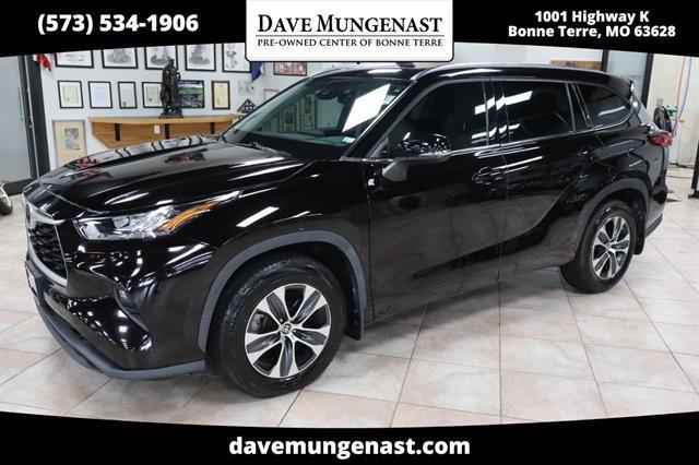 used 2020 Toyota Highlander car, priced at $31,999