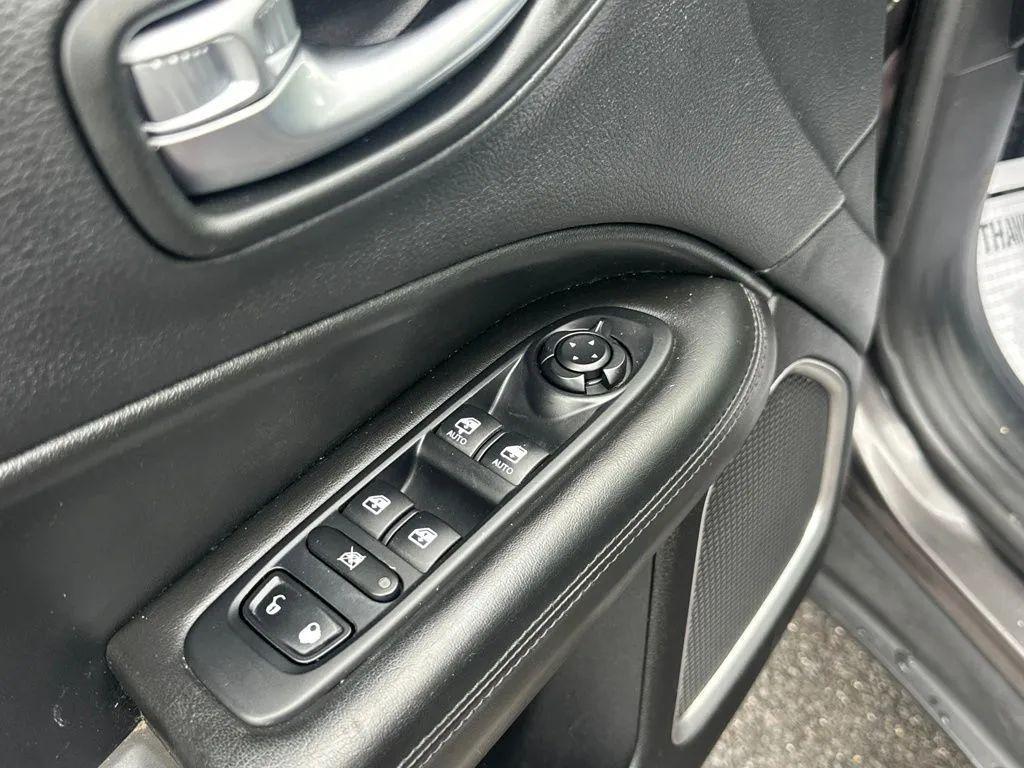 used 2018 Jeep Compass car, priced at $10,956