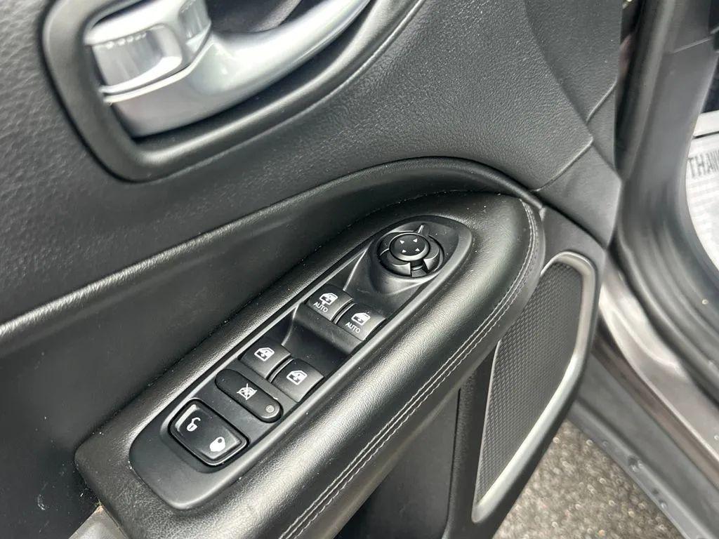 used 2018 Jeep Compass car, priced at $11,956