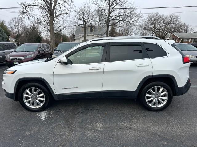 used 2015 Jeep Cherokee car, priced at $10,660