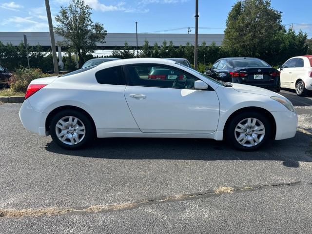 used 2009 Nissan Altima car, priced at $5,960