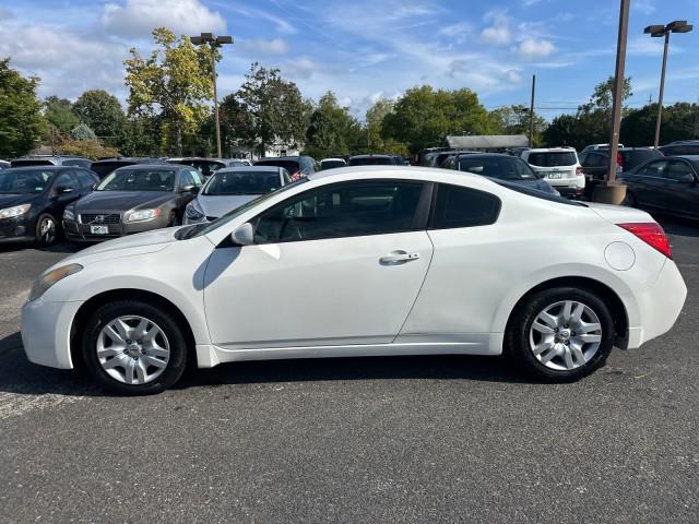 used 2009 Nissan Altima car, priced at $5,960