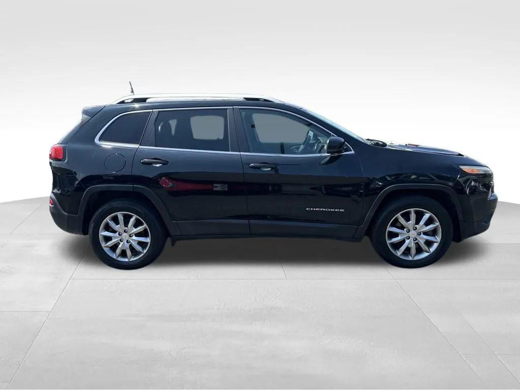 used 2018 Jeep Cherokee car, priced at $10,960