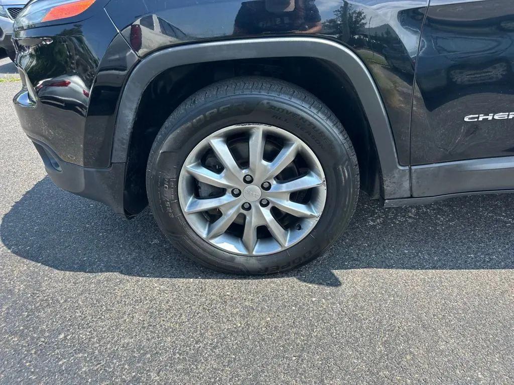 used 2018 Jeep Cherokee car, priced at $10,960