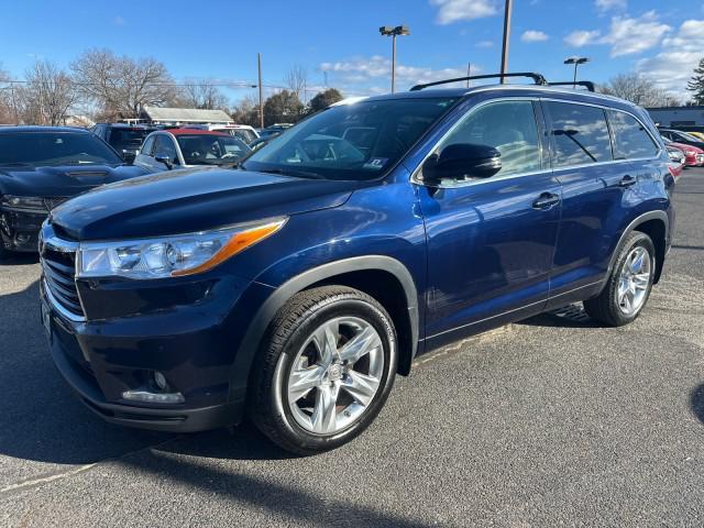 used 2015 Toyota Highlander car, priced at $15,950