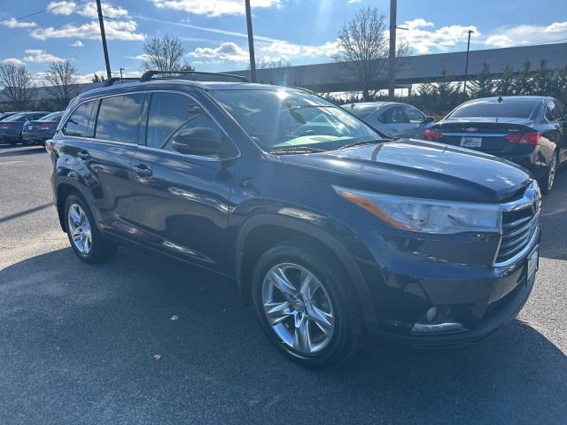 used 2015 Toyota Highlander car, priced at $15,950