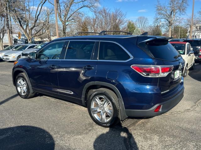 used 2015 Toyota Highlander car, priced at $15,950