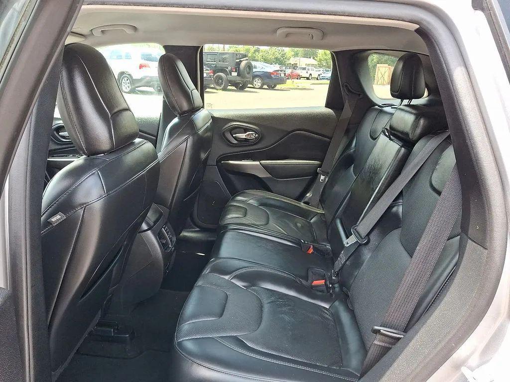 used 2020 Jeep Cherokee car, priced at $12,460
