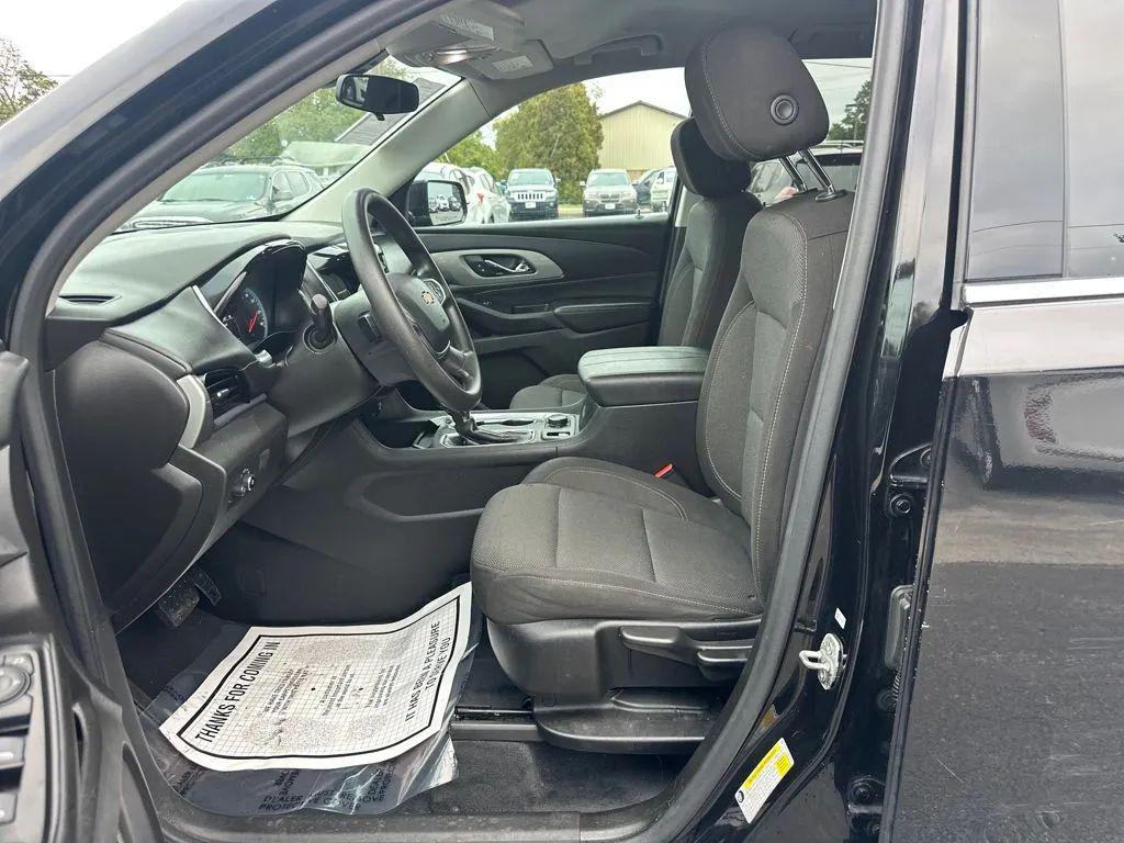 used 2021 Chevrolet Traverse car, priced at $17,913