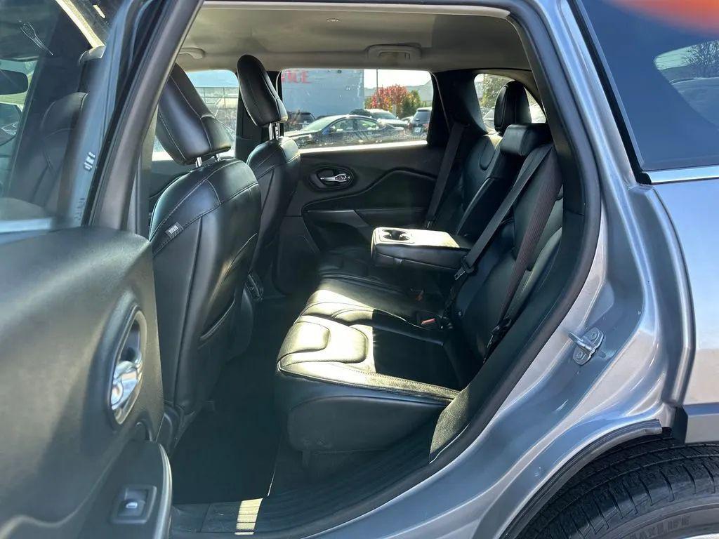 used 2019 Jeep Cherokee car, priced at $13,932