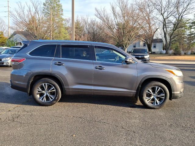 used 2016 Toyota Highlander car, priced at $17,960