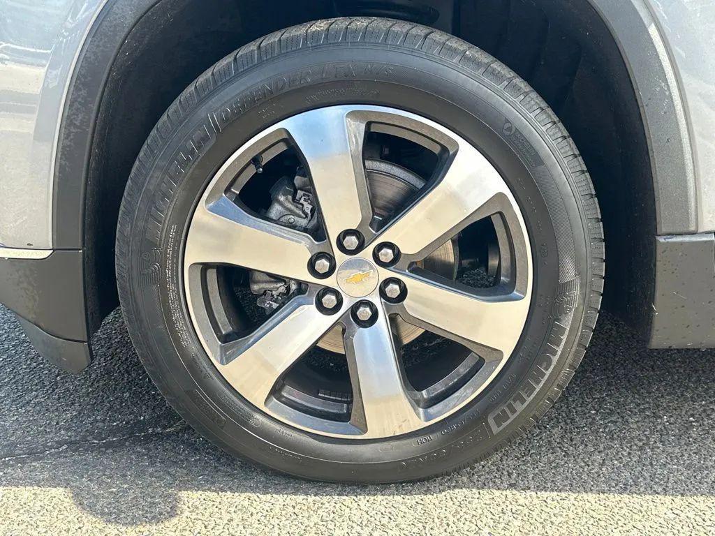 used 2021 Chevrolet Traverse car, priced at $15,469