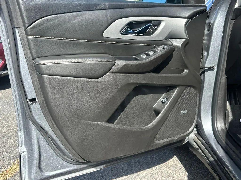 used 2021 Chevrolet Traverse car, priced at $15,469
