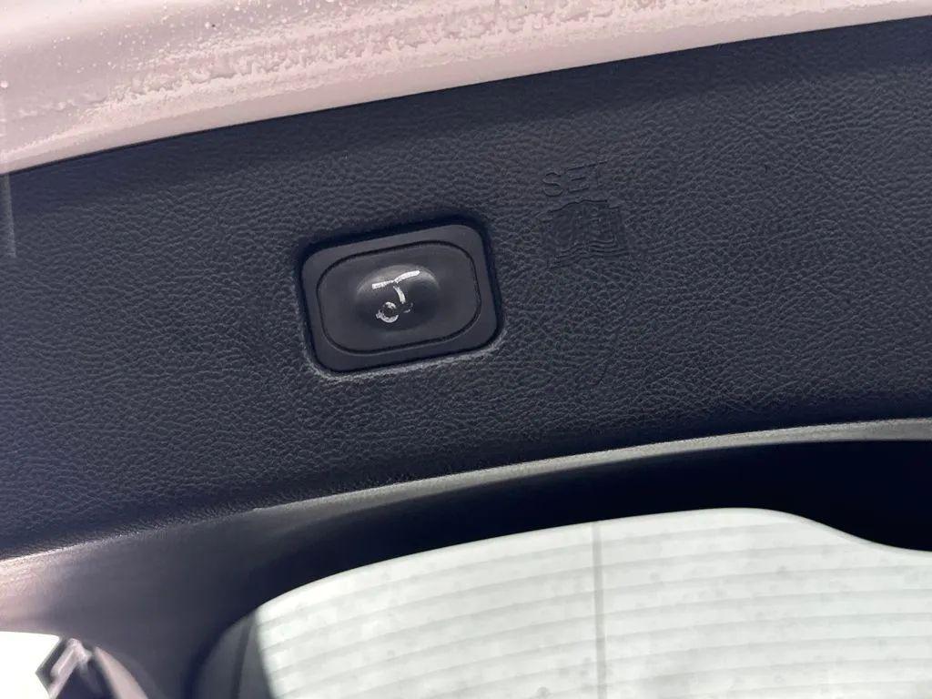 used 2020 Ford Edge car, priced at $11,560