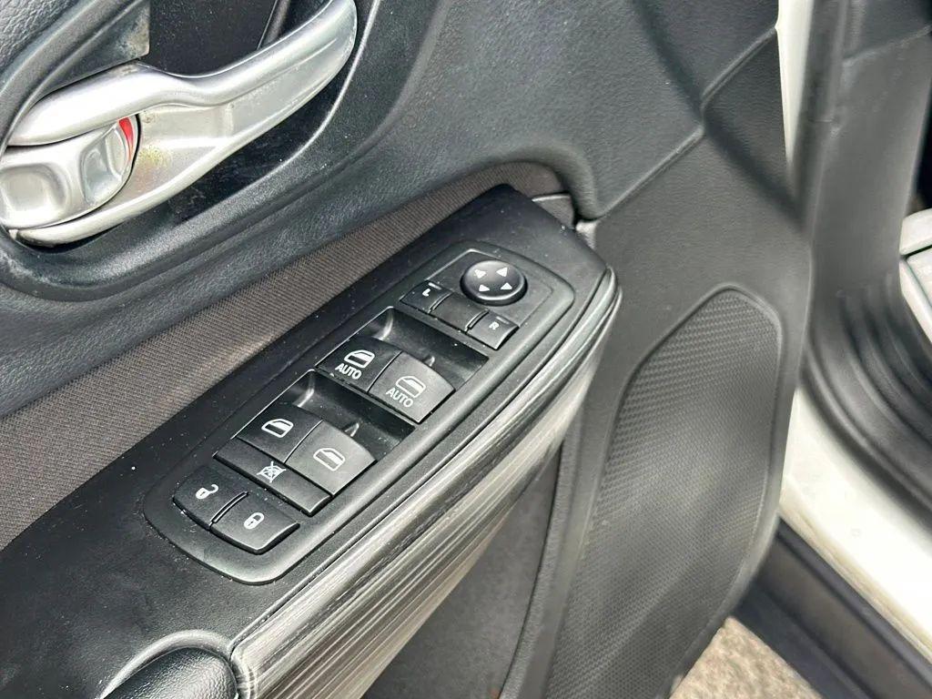 used 2015 Jeep Cherokee car, priced at $6,477