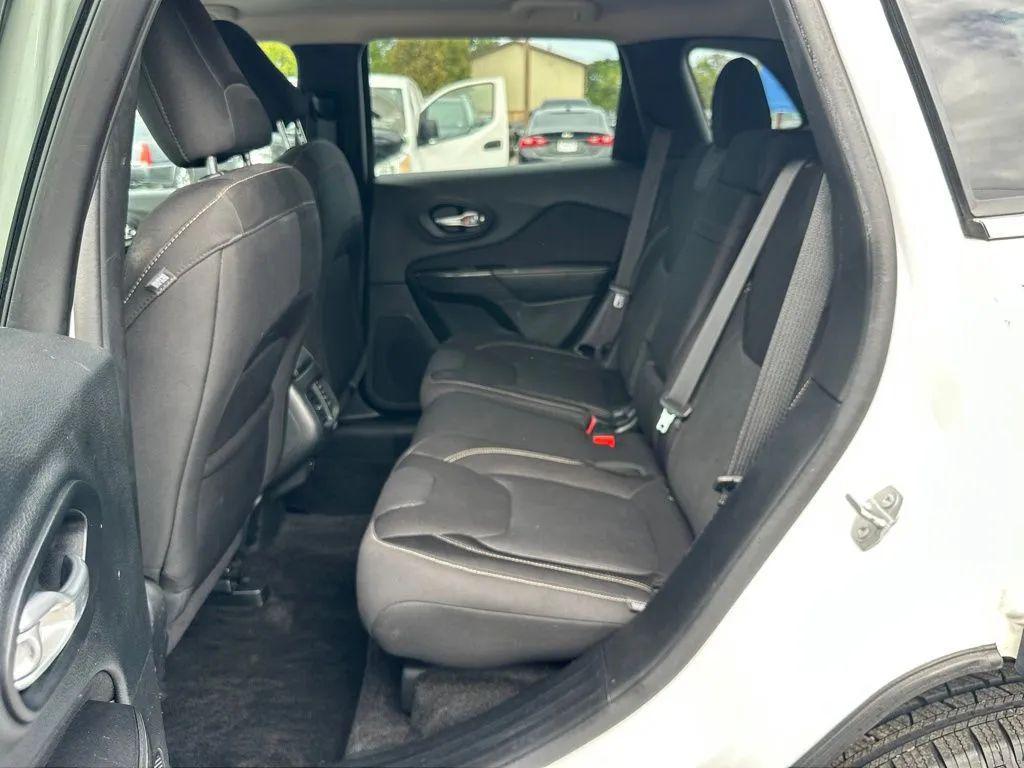 used 2015 Jeep Cherokee car, priced at $6,477