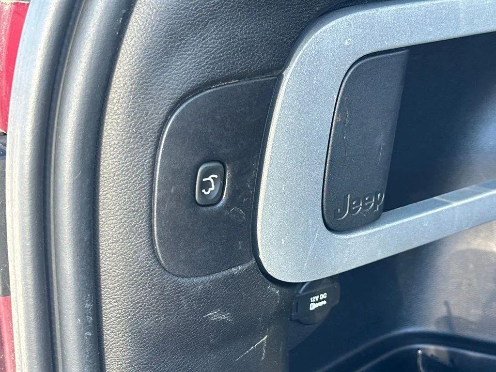 used 2015 Jeep Cherokee car, priced at $9,317