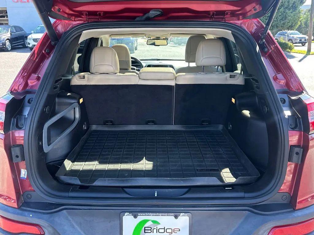 used 2015 Jeep Cherokee car, priced at $9,317