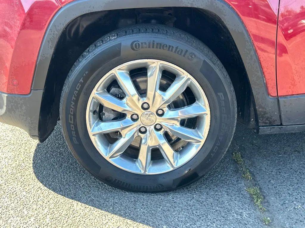 used 2015 Jeep Cherokee car, priced at $9,317