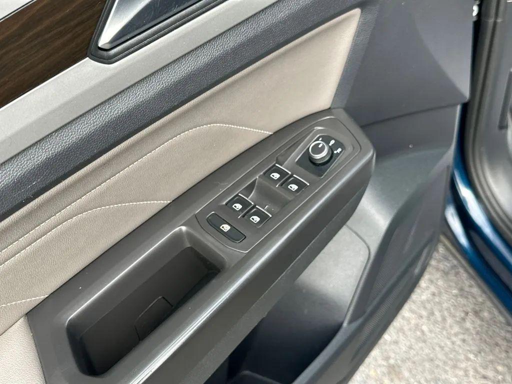 used 2022 Volkswagen Atlas car, priced at $20,995