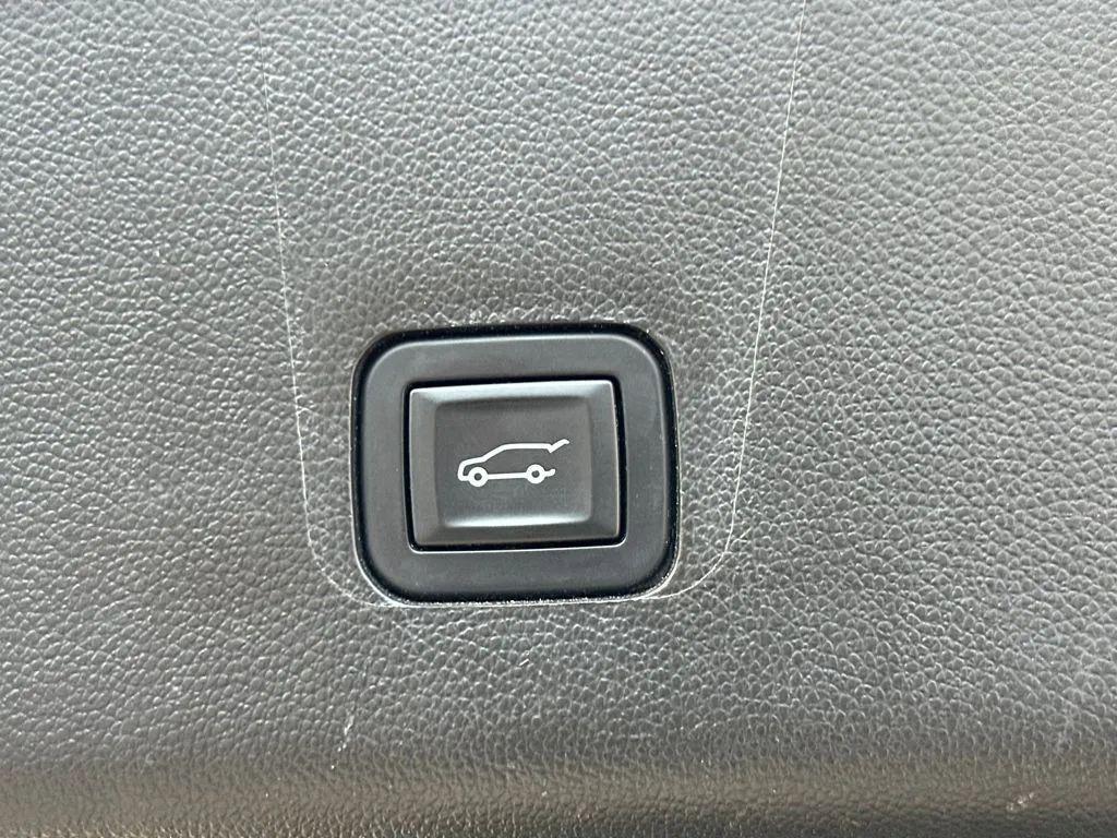 used 2019 Chevrolet Traverse car, priced at $12,442