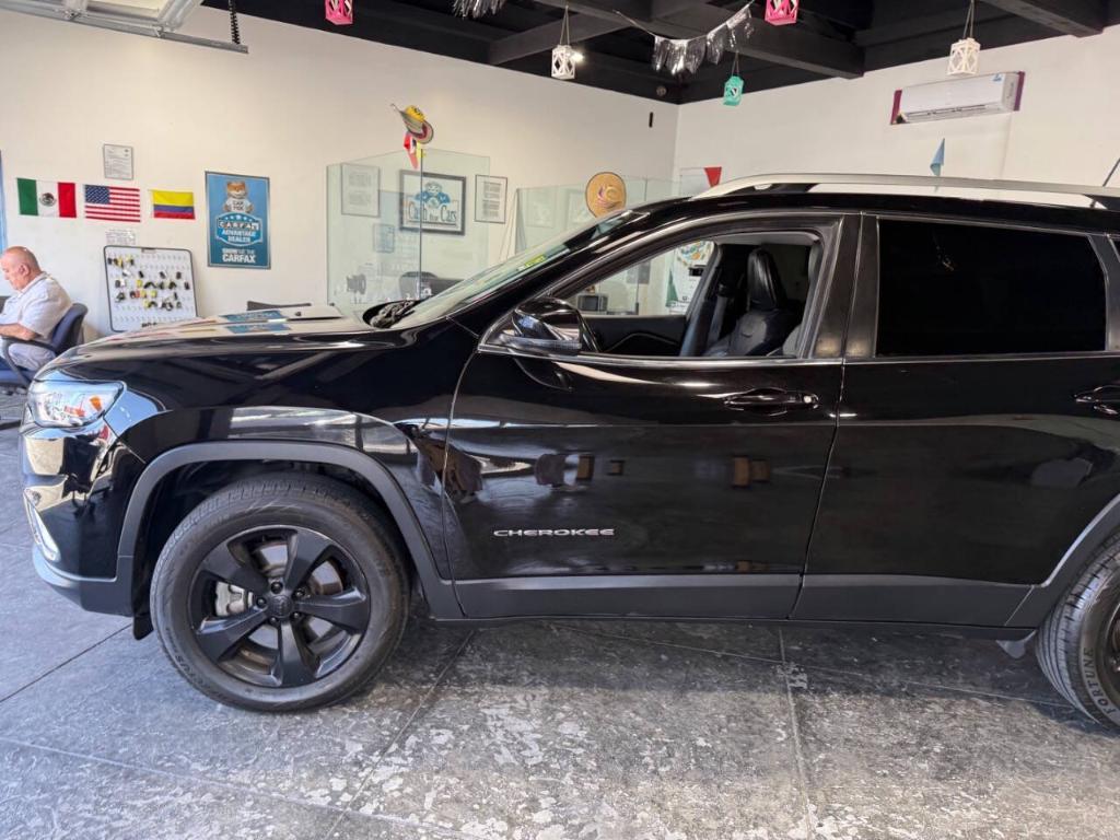 used 2019 Jeep Cherokee car, priced at $15,999