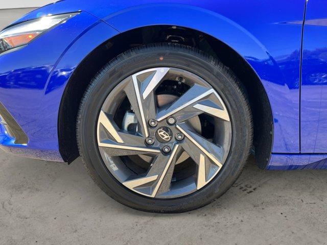 new 2025 Hyundai Elantra car, priced at $27,662