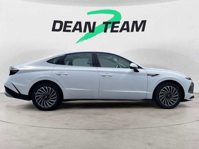new 2025 Hyundai Sonata Hybrid car, priced at $32,530