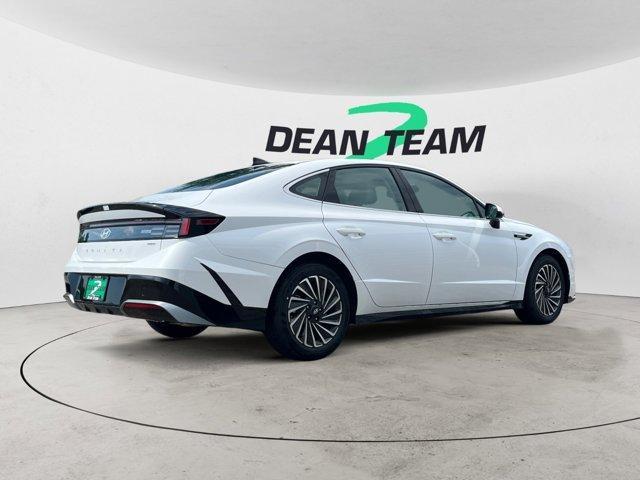 new 2025 Hyundai Sonata Hybrid car, priced at $32,530