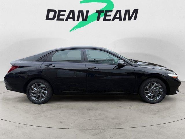 new 2026 Hyundai ELANTRA HEV car, priced at $29,335
