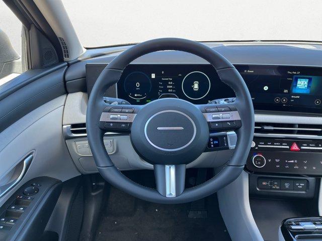 new 2025 Hyundai TUCSON Hybrid car, priced at $37,726